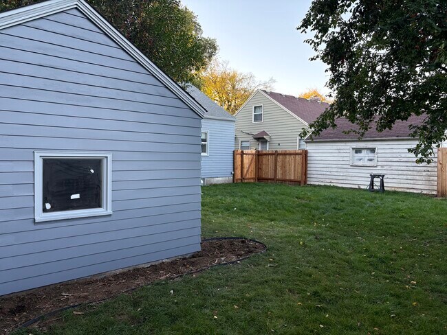 Building Photo - 5826 N Omaha Ave