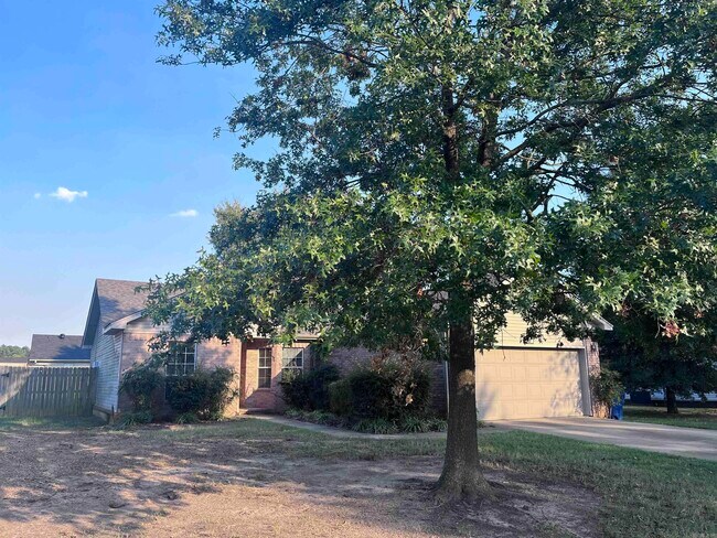 Building Photo - 23 Haywood Dr