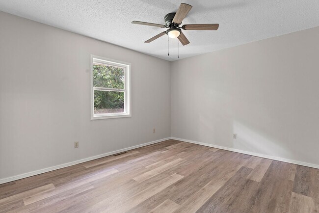 Foto del edificio - 2456 N Homewood Ave