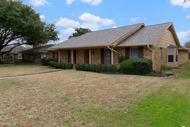 Building Photo - 903 Rutgers Dr