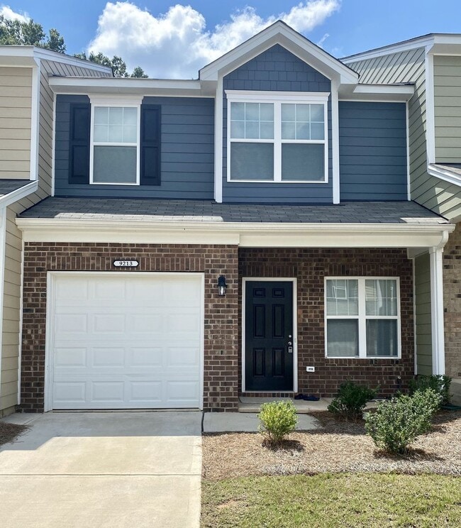 Building Photo - 9213 Grand Valley Dr