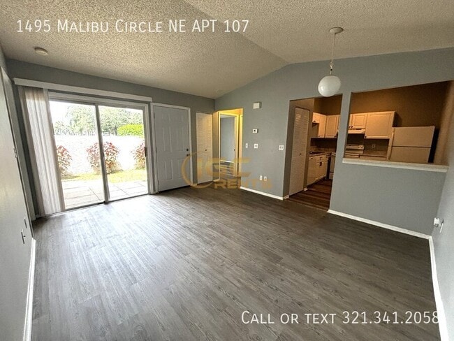 Building Photo - 1495 Malibu Cir NE
