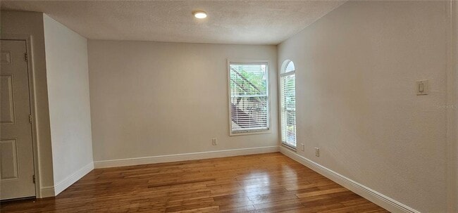 Building Photo - 8821 Coral Palms Ct