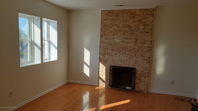 Foto del edificio - 646 Cookman Ave