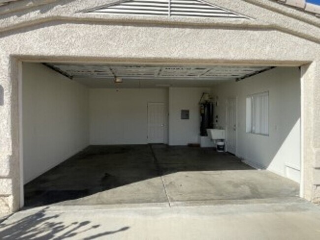 Building Photo - DELT0711