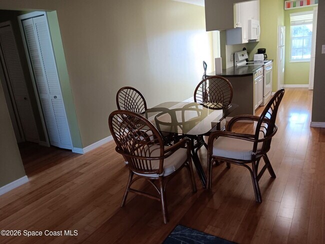 Building Photo - 1047 Small Ct