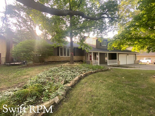Building Photo - 1110 S Avalon Ln