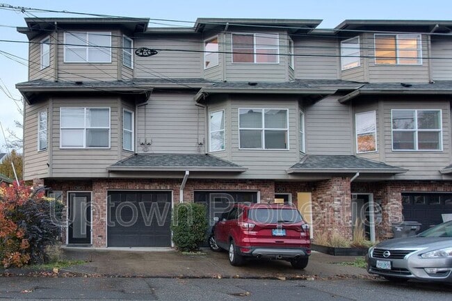 Photo - 3417 SW Moss St Apartment