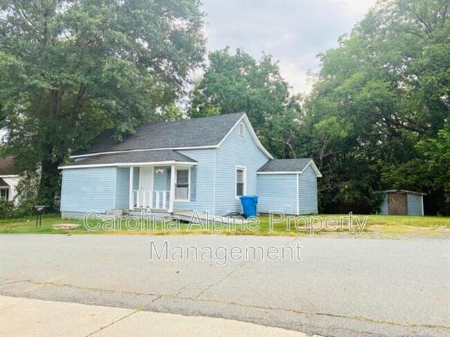 Building Photo - 330 D St