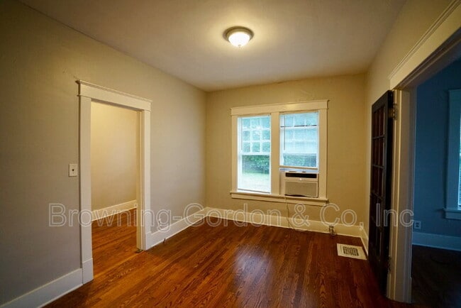 Building Photo - 1509 Bernard Ave