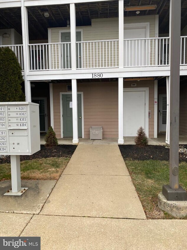 Foto principal - 1880 Congressional Village Dr