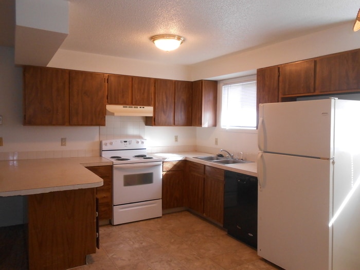 Primary Photo - Cozy 2 Bed/1 Bath Apartment in North Lovel...