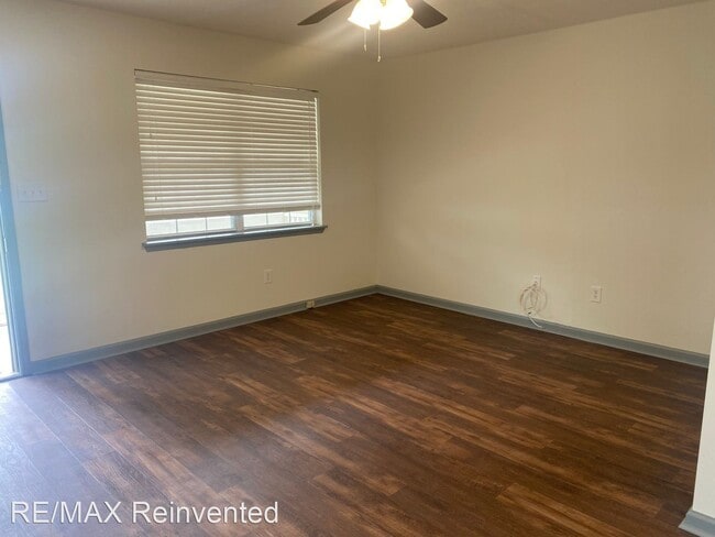 Building Photo - 2 br, 1.5 bath House - 316 LAKE AVE