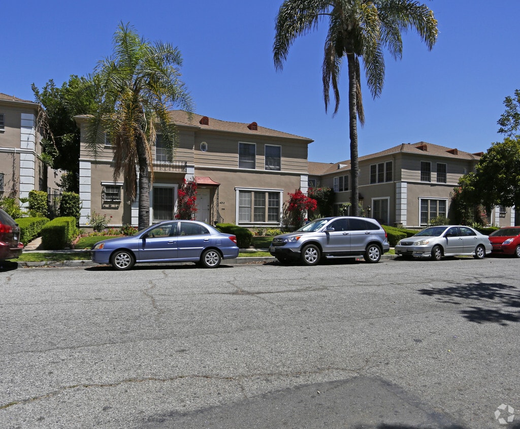 Building Photo - 4009 Leeward Ave