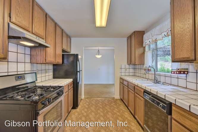 Foto principal - 2 br, 1 bath House - 570 Lakeview Way