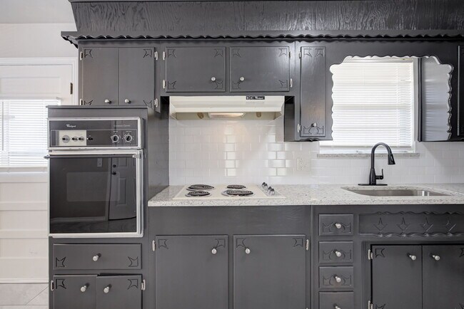 Foto del edificio - 1520 Brookdale Dr