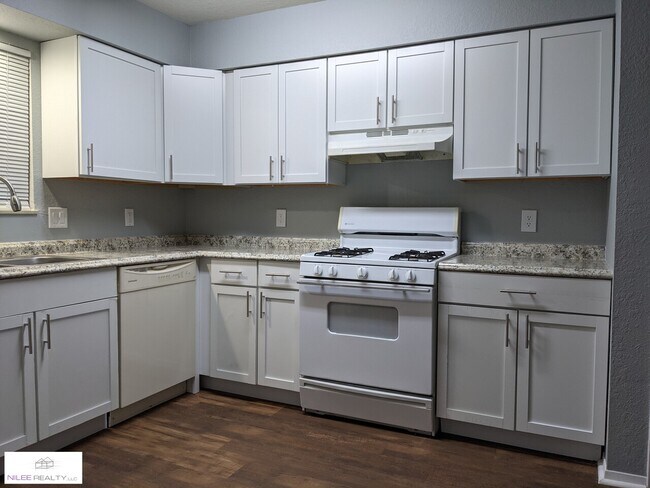 Building Photo - 5859 Ryewyck Drive