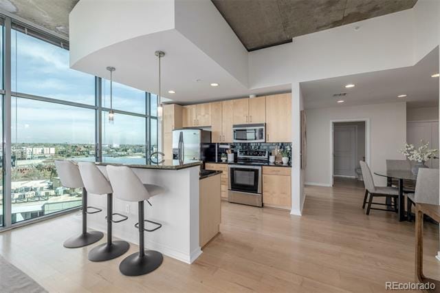 Foto del edificio - 1700 Bassett St