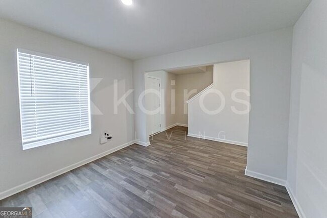 Building Photo - 226 Topaz Ln