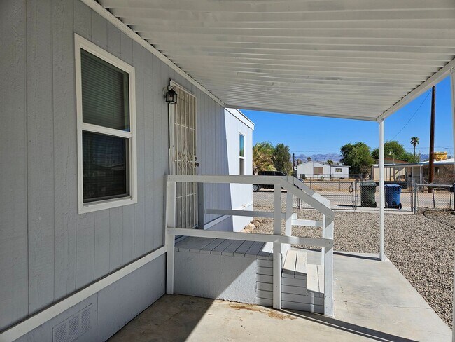Foto del edificio - First Month Free!! Remodeled and Cute Manufactured Home in Central BHC