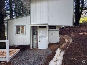 Building Photo - 129 Oili Rd