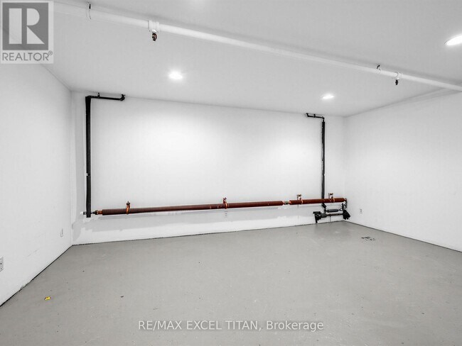 Building Photo - 221 Sterling Rd