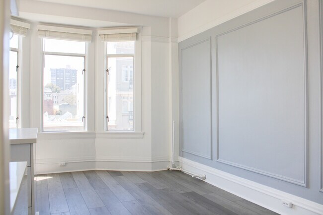 Building Photo - 626 Powell St