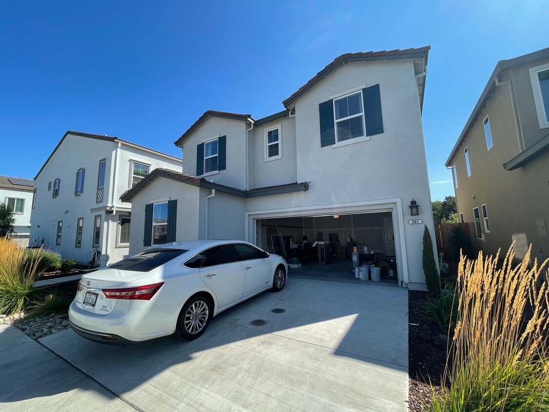 501 Duran Dr, Hollister, CA 95023 House for Rent in Hollister, CA