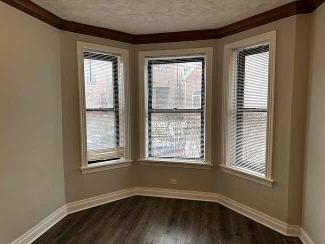 Building Photo - 2144 W Moffat St