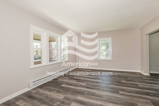 Building Photo - 803 Eathan Ave