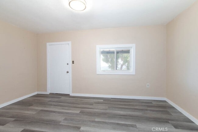 Building Photo - 1059 1/2 Buelah Cir-1059