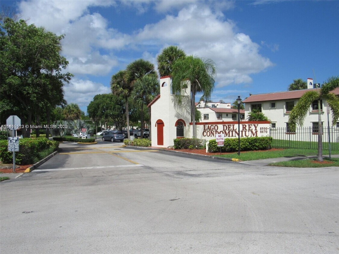 Primary Photo - 8660 SW 149th Ave