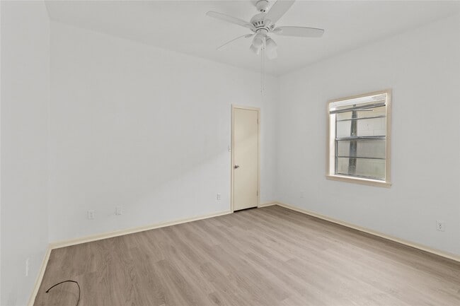 Building Photo - 1521 Avenue O