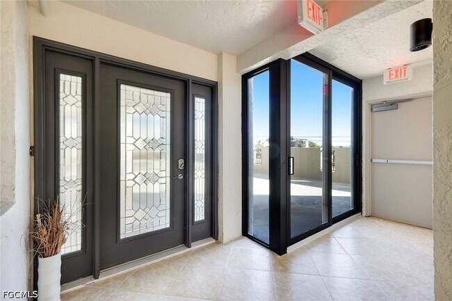 Foto del edificio - 26140 Hickory Blvd