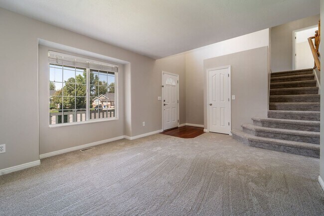 Foto del edificio - Beautiful Home in Midvale w/ attached 2 ca...
