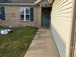 Building Photo - 2026 Bridgewater Cir