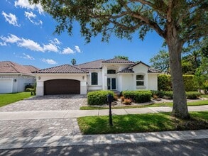 Building Photo - 2616 Oakbrook Ct
