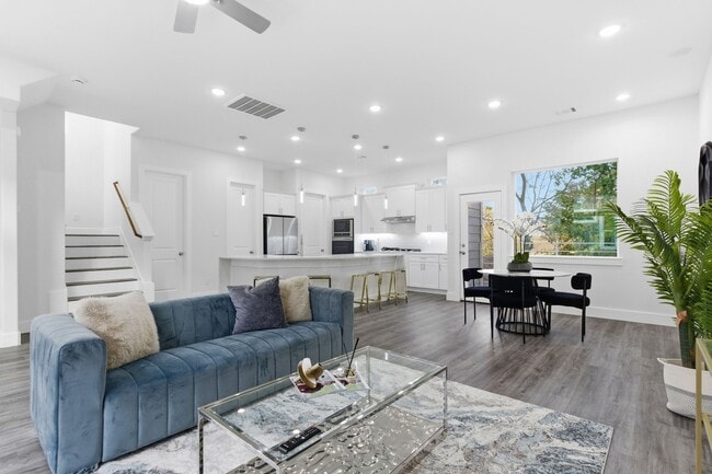 Building Photo - 4015 Ward St