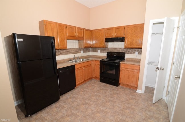 Building Photo - 3443 Oaktree Way