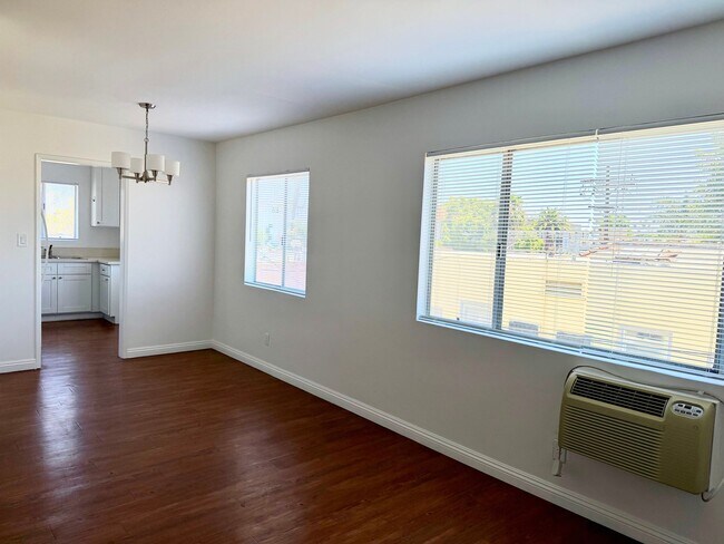 Foto del edificio - 508 N Kenmore Ave