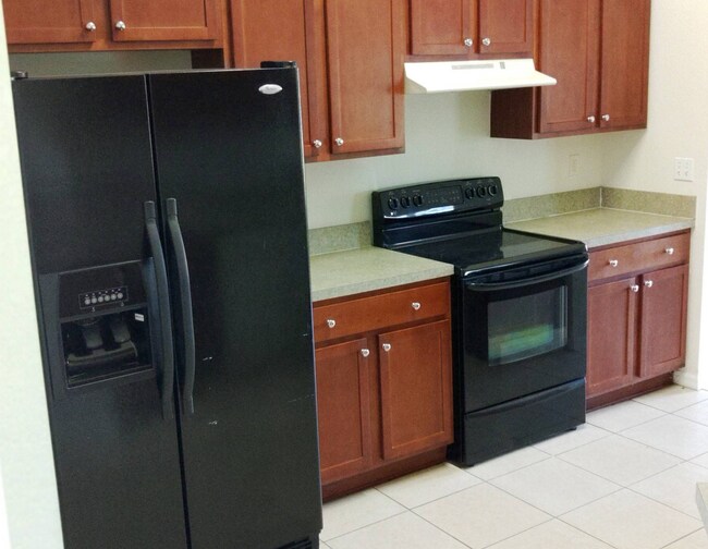 Foto del edificio - 2415 NW 8th Pl