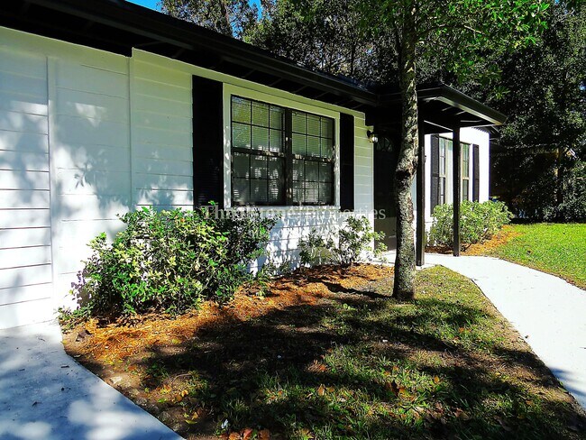Building Photo - 1547 Forest Hills Rd, Jacksonville, FL 32208