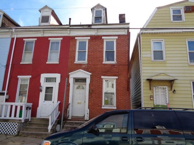 Building Photo - 448 Walnut St