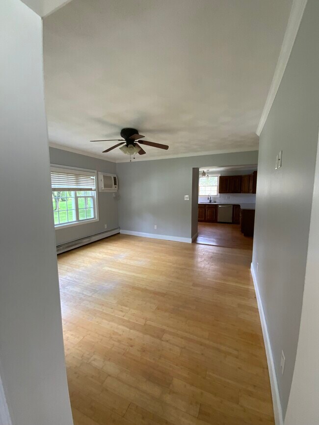 Sala de estar - 230 School St