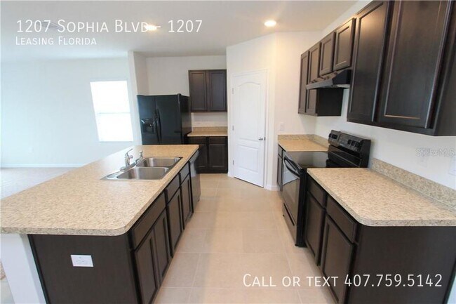 Building Photo - 1207 Sophia Blvd