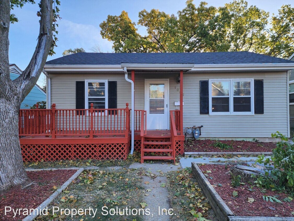 2 br, 1 bath House 1006 W 3rd St S House Rental in Newton, IA