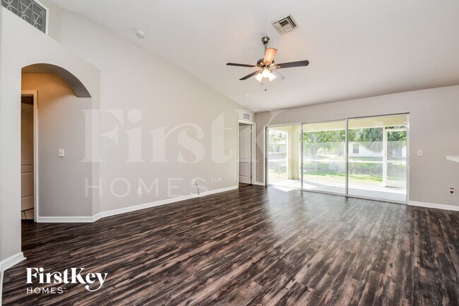 Foto del edificio - 218 Manatee St