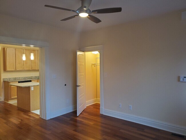 Foto del edificio - 4338LC Arco Ave. (Mahogany)