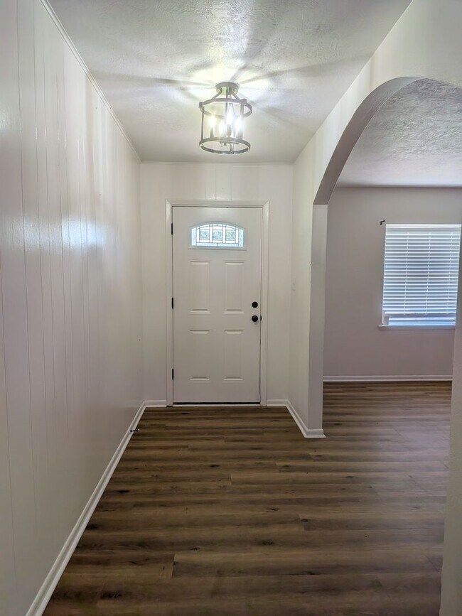 Foto del edificio - 415 Maplewood Dr