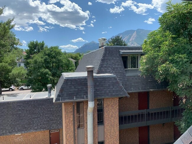 Photo - 1065 University Ave Townhome